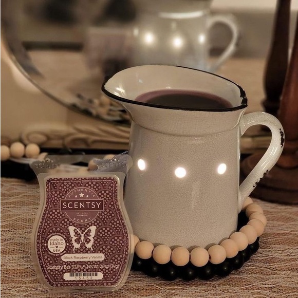 Black Raspberry Vanilla Scentsy Wax Bar - Picture 2 of 2